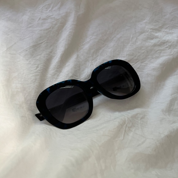 Moncler Oversized Sunglasses Mr Moncler ML 0141 Blue Lens Black Frame - Picture 3 of 12